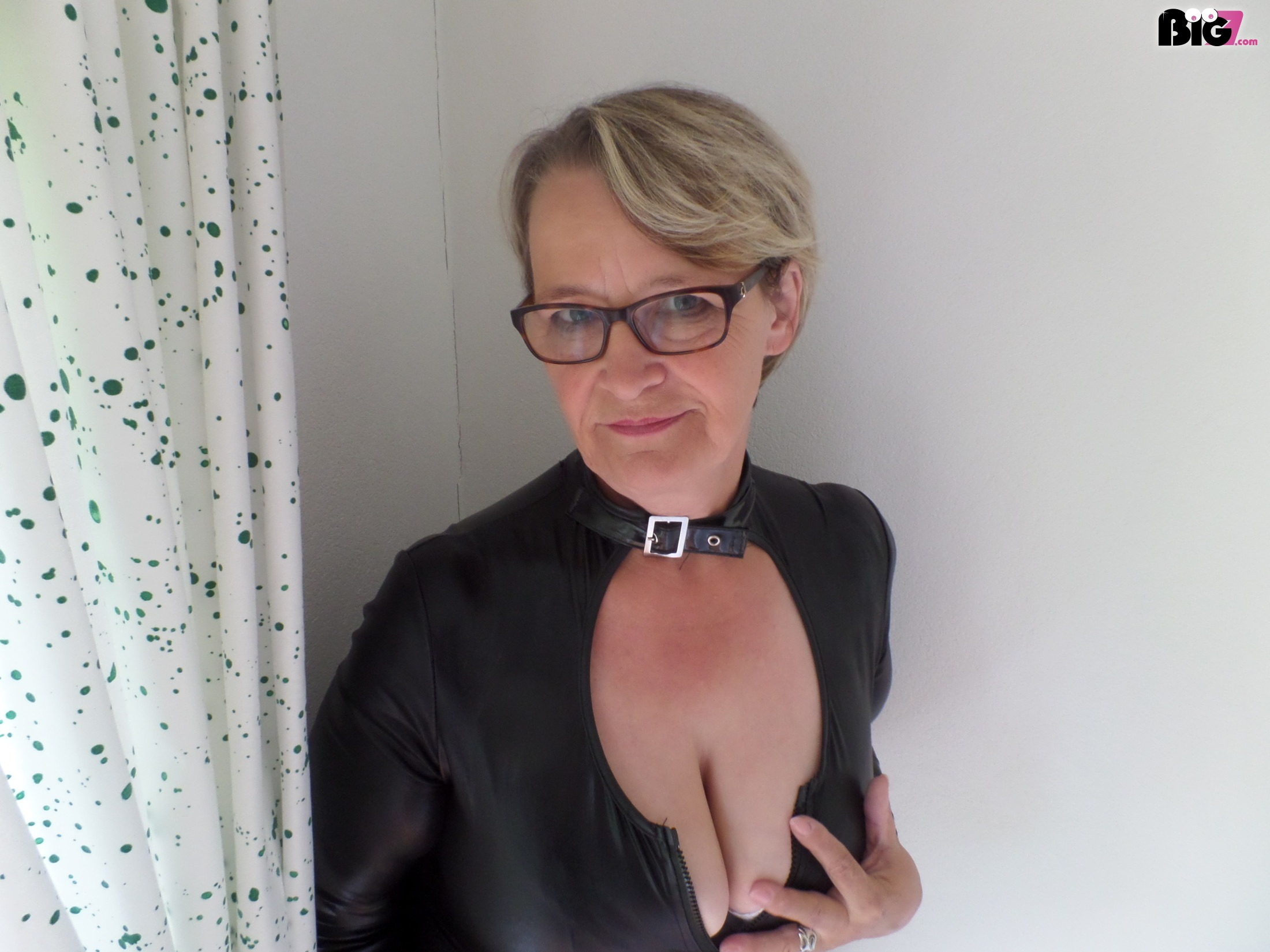 DiereifeBea - Tittenfick, Sexspielzeuge, Rimming (Polecken), Gegenstände einführen, Face-Sitting, DirtyTalk, Deepthroating (Hardcore Blasen), Analsex, 69
