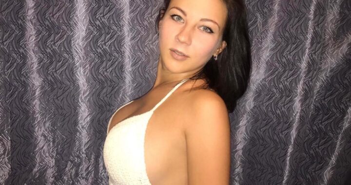 Porn Girl - GeileStephanie aus 74xxx Russland ich mag 69, Dirtytalk, Tittenfick, Große Brüste, High-Heels, Fuß-Fetisch