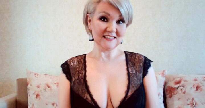 Porn Girl - ReifeSimmona aus 97xxx Russland ich mag 69, Girlfriendsex, Dirtytalk, Tittenfick, Rimming (Polecken), Gesichtsbesamung, Face-Sitting, Eier lecken, Creampie, Große Brüste, Lesbische Spiele, Rollenspiele, Dreier