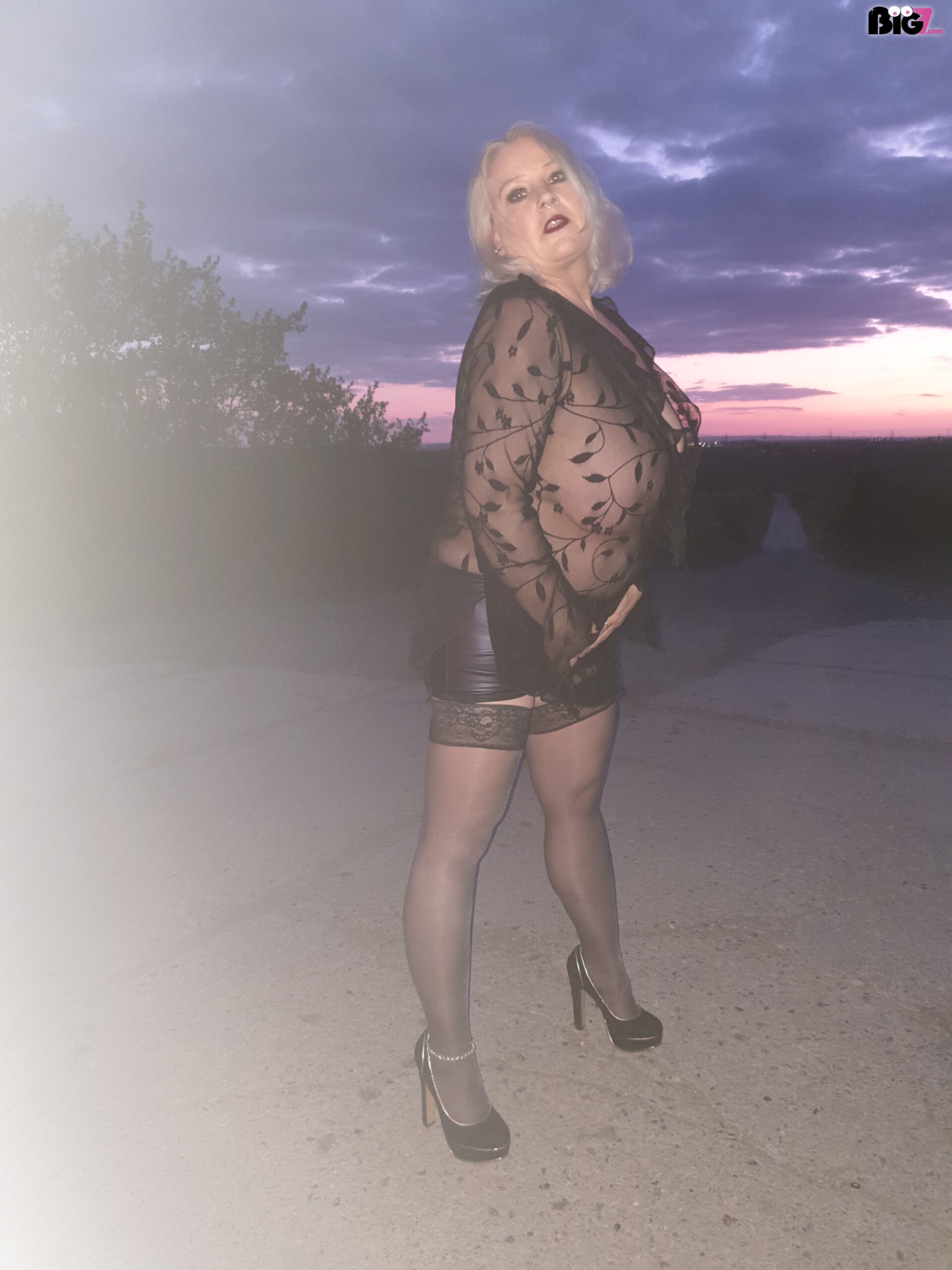 NylonLady76 - Zungen-Analsex passiv, Zeigen in der Öffentlichkeit, Versklavung passiv, Versklavung aktiv, Tittenfick, Swingen, Sexspielzeuge, Sex-Parties, Rollenspiele, Partnererziehung, Nylon-Strapserotik, Natursekt passiv, Natursekt aktiv, Massenbesamung / Bukkake, Lesbische Spiele, Leder, Latex, Lack, Keuschhaltung, High Heels, Gruppensex, Große Schwänze, grosse brueste, Girlfriendsex, Gesichtsbesamung, Gegenstände einführen, Fuß-Fetisch, Fisting, Face-Sitting, Eier lecken, Dreier, Doppelte Penetrationen, Dominante Rollen, DirtyTalk, Demütigung, Analsex, Anal-Dehnungen passiv, 69