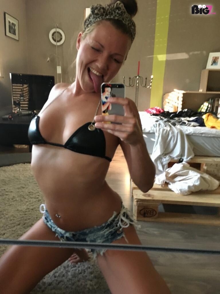 Kinky-Mia - Zeigen in der Öffentlichkeit, Sexspielzeuge, Gesichtsbesamung, Gegenstände einführen, DirtyTalk, Deepthroating (Hardcore Blasen), 69