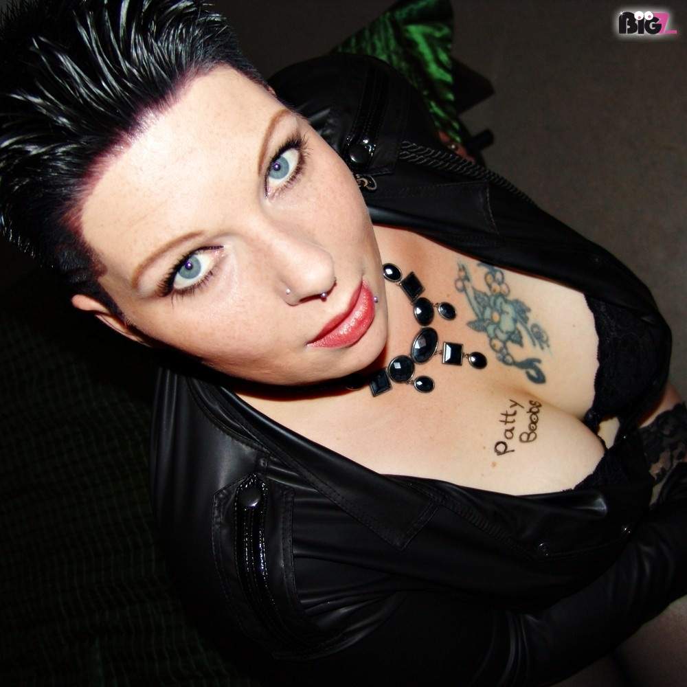 PattyBoobs - Zungen-Analsex passiv, Zeigen in der Öffentlichkeit, Vorführung, Versklavung aktiv, Tittenfick, Sexspielzeuge, Rollenspiele, Nylon-Strapserotik, Natursekt aktiv, Massenbesamung / Bukkake, Lesbische Spiele, Leder, Latex, Lack, Interracial, High Heels, Große Schwänze, grosse brueste, Girlfriendsex, Gesichtsbesamung, Fuß-Fetisch, Fisting, Face-Sitting, Eier lecken, Dreier, DirtyTalk, Demütigung, Creampie, Analsex, Anal-Dehnungen aktiv
