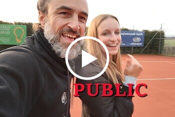 Public auf dem Tennisplatz gefickt! HD - Tattoos, Reiten, rasiert, public, Platzwart, Nahaufnahme, Mann, Lutschen, Frau-Mann, Frau, Ficken, Doggystyle, deepthroat, Blowjob, blond, ab 25, ***Private-Porno-Videos