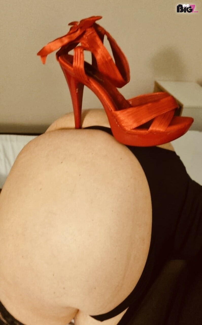 BigHeelsQueen - Zeigen in der Öffentlichkeit, Wachs-Spiele, Vorführung, Trampling, Tittenfick, Swingen, Spanking, Sexspielzeuge, Sex-Parties, Rollenspiele, Rohrstockerziehungen, Nylon-Strapserotik, Massenbesamung / Bukkake, Leder, Latex, Lack, Interracial, High Heels, Gruppensex, Große Schwänze, Gesichtsbesamung, Fuß-Fetisch, Fisting, Face-Sitting, Eier lecken, Dreier, Doppelte Penetrationen, Dominante Rollen, DirtyTalk, Devote Rollen, Demütigung, Deepthroating (Hardcore Blasen), Creampie, Bondage, Analsex