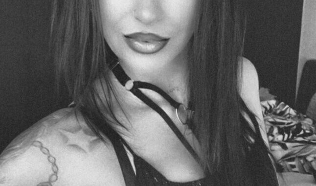 Porn Girl - Suse2o23 aus xxx ich mag 69, Dirtytalk, Analsex, Anal-Dehnungen aktiv, Ass to Mouth, Zeigen in der Öffentlichkeit, Sexspielzeuge, Eier lecken, Dreier , Doppelte Penetrationen, Nylon-Strapserotik, Fuß-Fetisch, Fisting