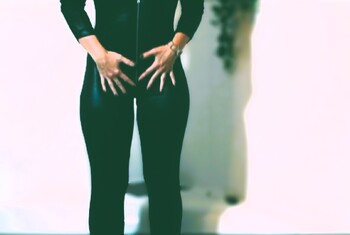Zerfickt im Catsuit… Orgasmen auf dem Wannenrand
