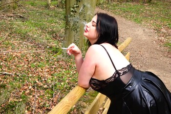 Dein Traum – Mein Lebender Aschenbecher!