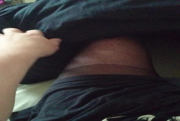 Nylonjunge Und Die Schwarze Feinstrumpfhose