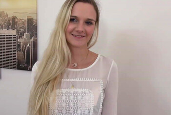 132 – 1 Triebhaftes Luder will ficken und Sperma naschen