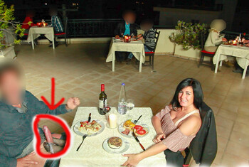 PUBLIK! AUCH IM RESTAURANT, VOR DEN GÄSTEN WIRD GEFICKT!