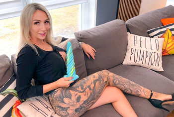 StiefDaddys kleines Analflittchen – anal gefistet, gecreampied und zum Schluss Ass to Mouth !