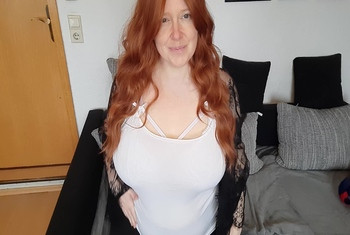 Willst du meine Brüste eincremen ?