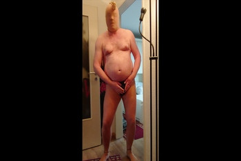 Carmen Nylonjunge ist Geil in Feinstrumpfhose