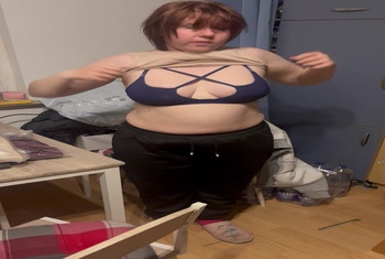 Franny probiert ihre Onlinebestellung teil5