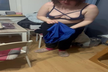 Franny probiert ihre Onlinebestellung teil6